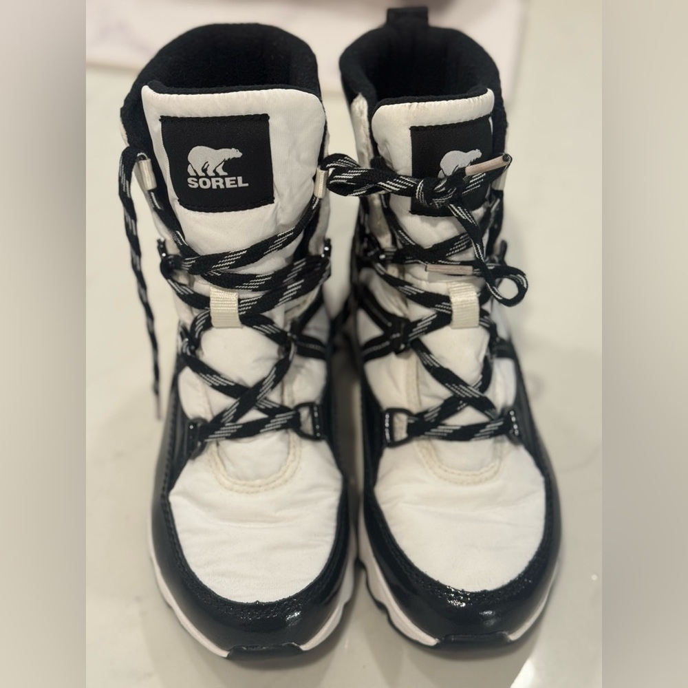 Sorel Women's Black and White Lace-Up Winter Boots